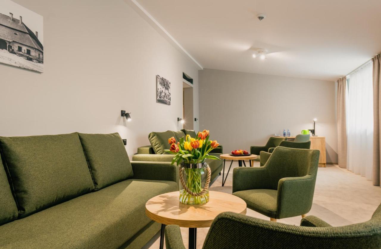 Country Club I Caloroczne Hotell 4*
