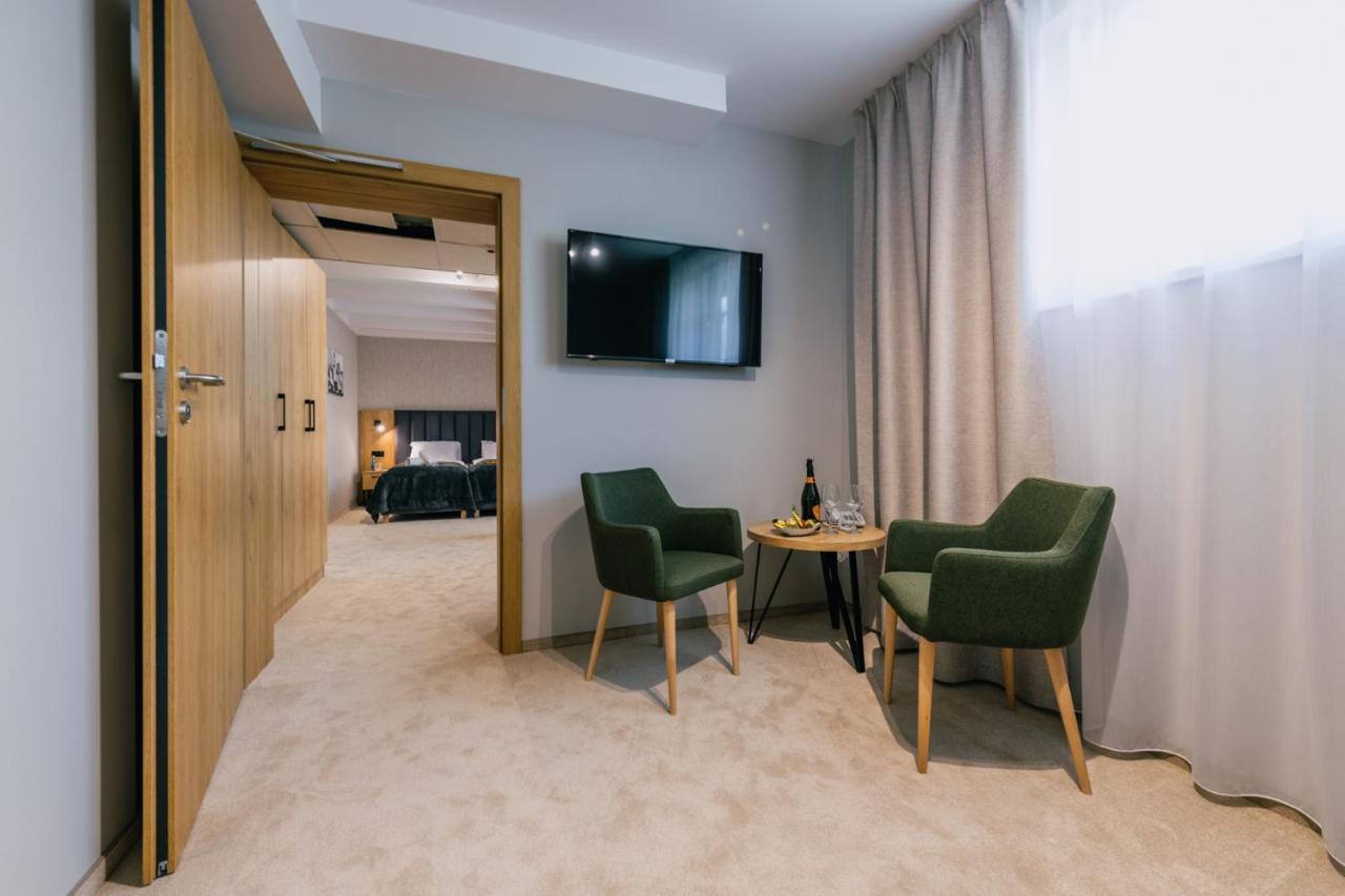 Country Club I Caloroczne Hotell 4*
